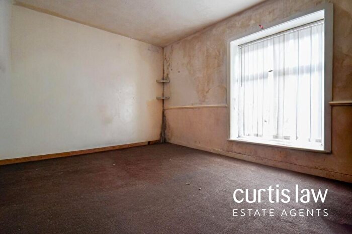 3 Bedroom End Of Terrace House For Sale In Redearth Road, Darwen, BB3