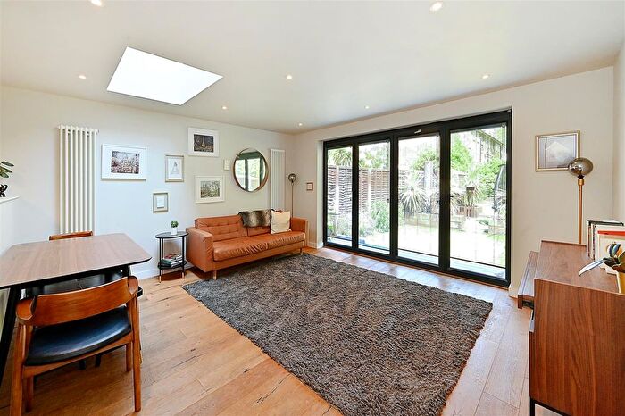 3 Bedroom Terraced House To Rent In Carbis Road, Limehouse, E14