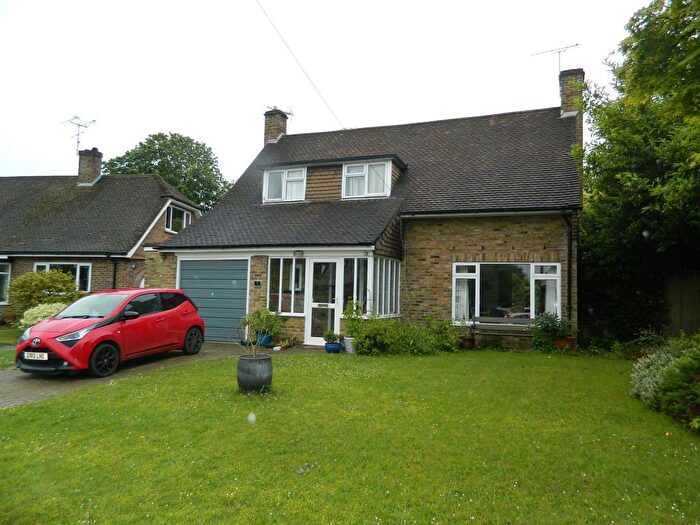 3 Bedroom Detached House To Rent In The Fairway, Burnham, Buckinghamshire, SL1