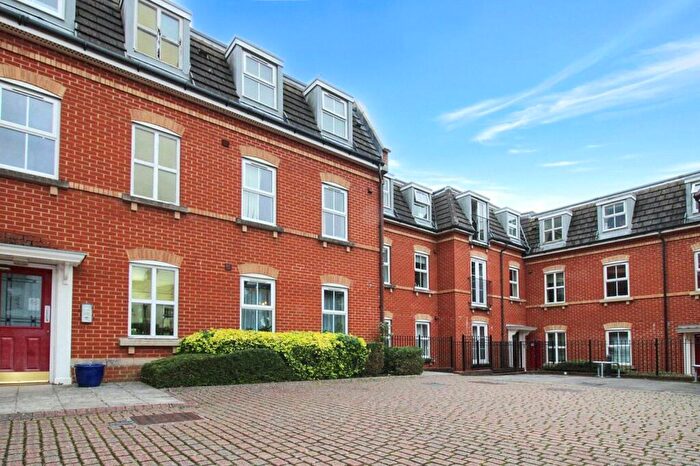 2 Bedroom Apartment For Sale In Kimmeridge Court, Ripley Road, Old Town, SN1