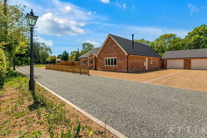 4 Bedroom Detached Bungalow For Sale In West Carr Road, Attleborough, NR17