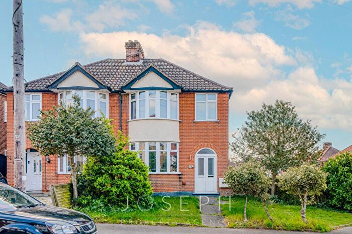 3 Bedroom Semi Detached House To Rent In Ascot Drive, Ipswich, IP3