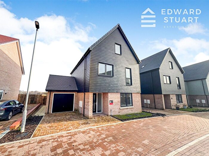 4 Bedroom Detached House For Sale In Munro Crescent, Hampton Heights, Peterborough, Cambridgeshire, PE7