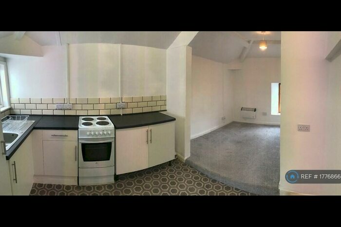 1 Bedroom Flat To Rent In Broad Street, Launceston, PL15