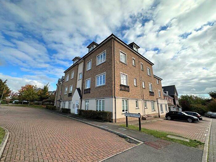 2 Bedroom Apartment To Rent In Allington Close, Farnham, Hampshire, GU9