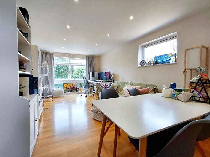 2 Bedroom Flat To Rent In Elton Lodge, Florence Road, London, W5