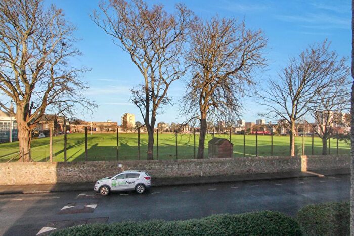 1 Bedroom Flat For Sale In First Floor Left University Road, Aberdeen, AB24