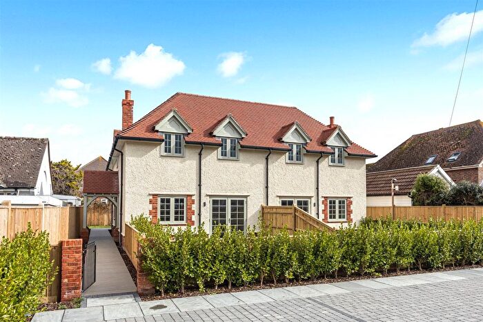 3 Bedroom Semi-Detached House To Rent In East Avenue, Goring-By-Sea, Worthing, BN12