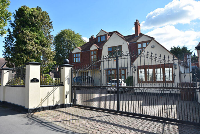 7 Bedroom Detached House For Sale In Elm Grove, Hornchurch, RM11