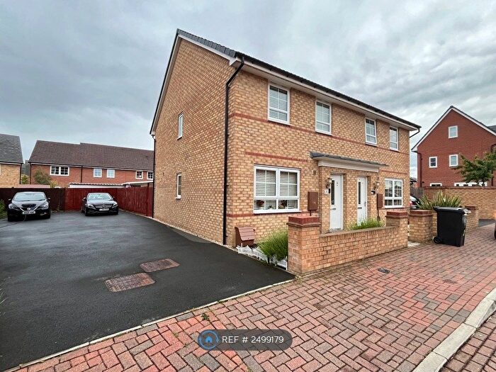 3 Bedroom Semi-Detached House To Rent In Tivington Lane, Leicester, LE4