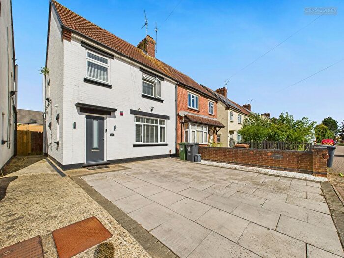 3 Bedroom Semi-Detached House For Sale In Dryden Road, Peterborough, PE1