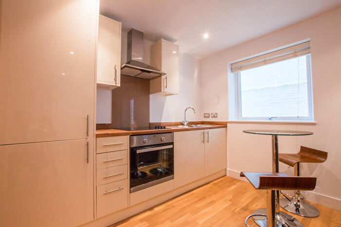 Apartment To Rent In Victoria Road, Swindon, SN1