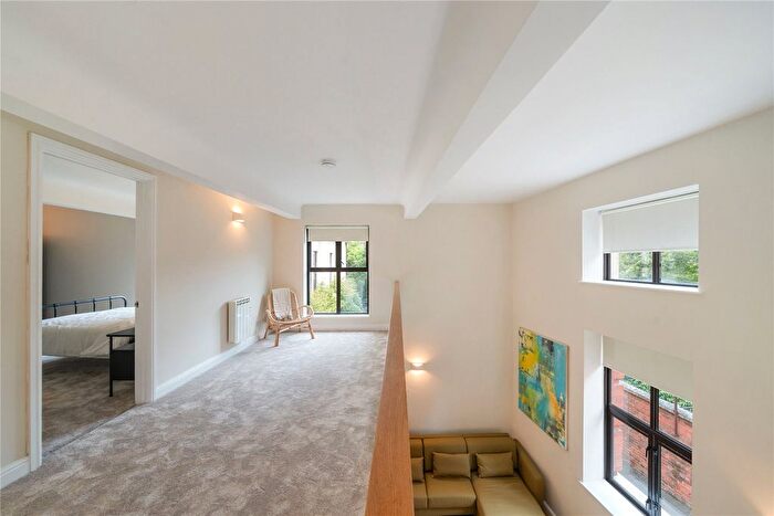 1 Bedroom Flat For Sale In Manor Gardens, London, N7