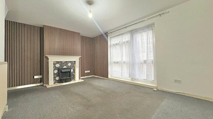 2 Bedroom Maisonette To Rent In Kent Street, London, E13