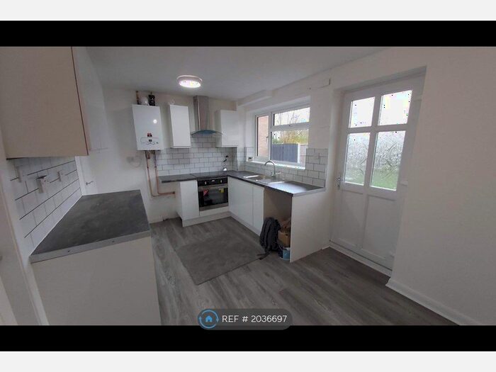 3 Bedroom Semi-Detached House To Rent In Neston Drive, Nottingham, NG6