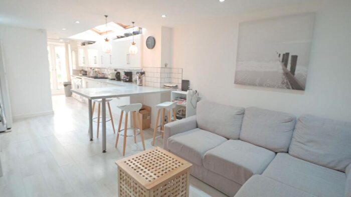 6 Bedroom House To Rent In Hubert Road, Selly Oak, Birmingham, West Midlands, B29