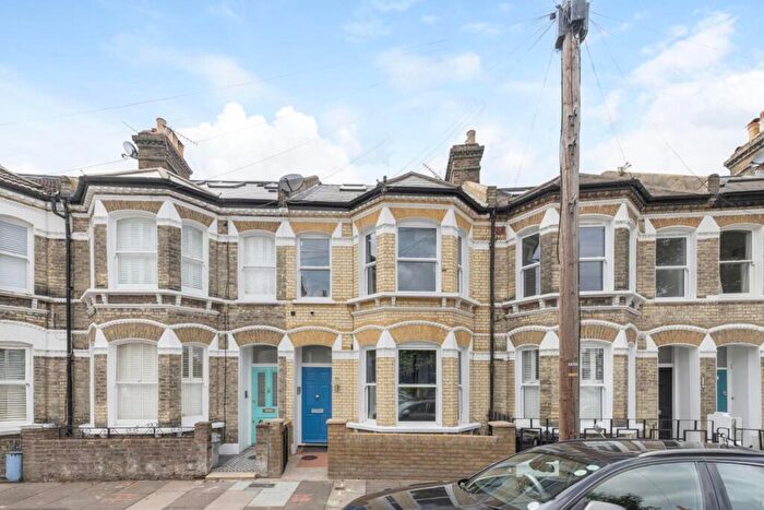 2 Bedroom Flat For Sale In Parma Crescent, Clapham Junction, SW11