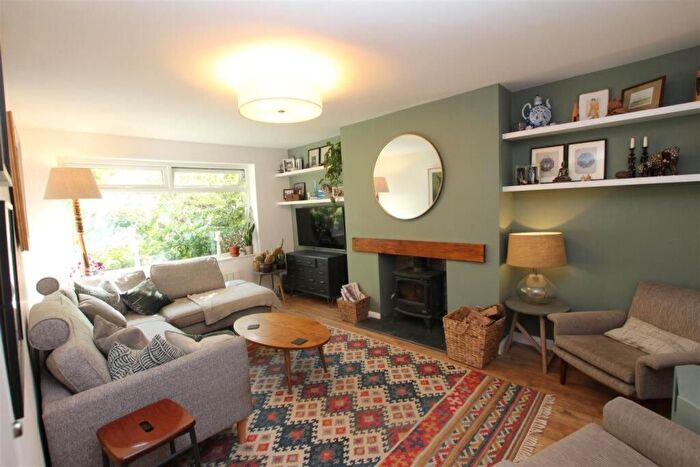 3 Bedroom Semi-Detached House To Rent In The Avenue, Pinner, HA5