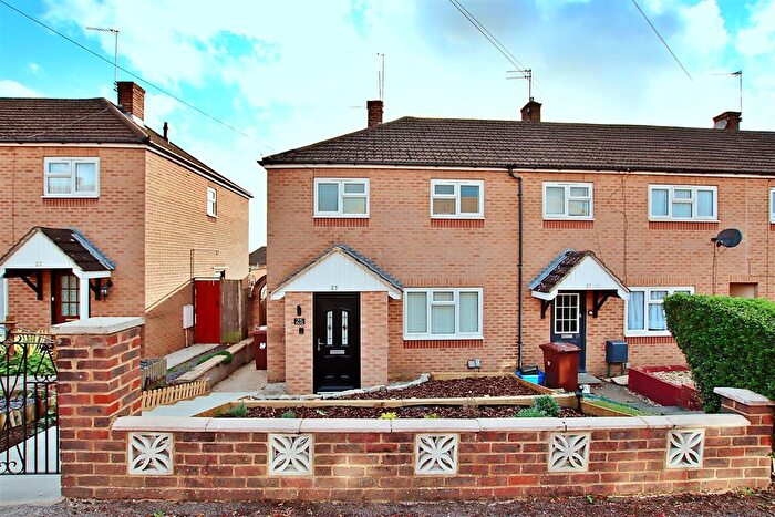 2 Bedroom End Of Terrace House For Sale In Ranskill Road, Borehamwood, WD6
