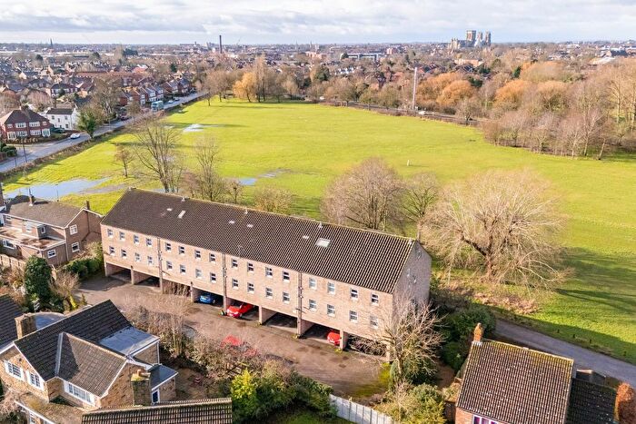 2 Bedroom Flat For Sale In Stockton Lane, York, YO31