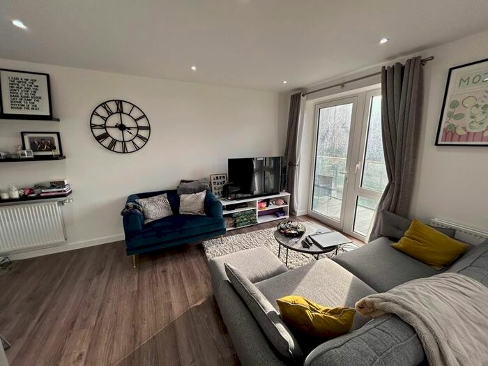 2 Bedroom Flat To Rent In Hayling Way, Edgware, HA8