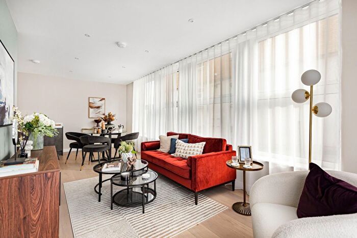 1 Bedroom Flat For Sale In Marlborough House, - Chiswick High Road, W4