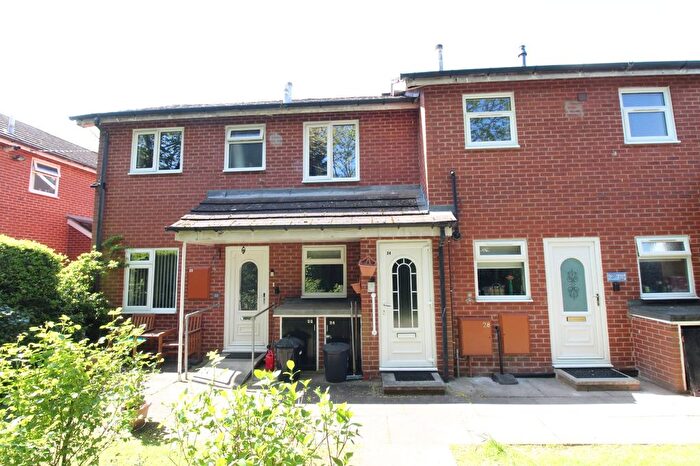 2 Bedroom Flat For Sale In Barrows Lane, Birmingham, West Midlands, B26