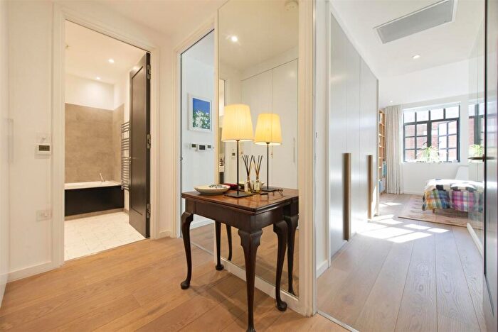 2 Bedroom Flat For Sale In Highgate Road, London, NW5