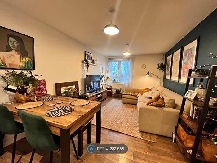 2 Bedroom Flat To Rent In Clayewater Court, Bristol, BS5