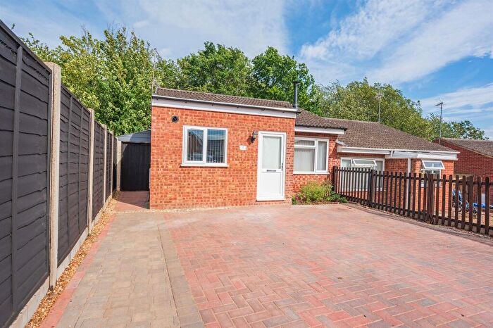 2 Bedroom Semi-Detached Bungalow For Sale In Prince Rupert Avenue, Desborough, Kettering, NN14