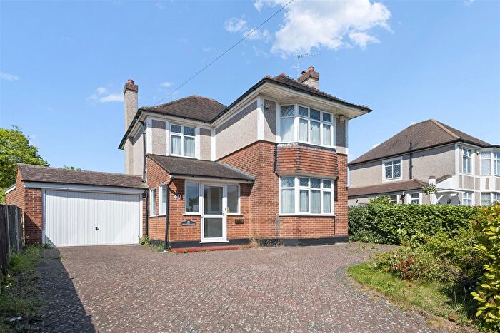4 Bedroom Detached House For Sale In Pembroke Road, Ruislip, HA4