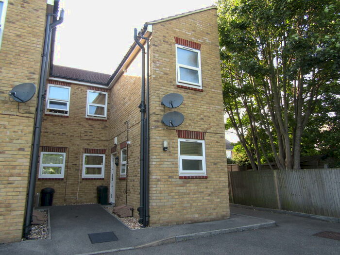 1 Bedroom Maisonette To Rent In Fox Street, Gillingham, ME7