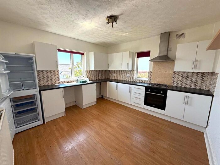 2 Bedroom Detached Bungalow To Rent In Higher Park Road, Braunton, EX33