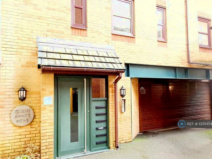 2 Bedroom Flat To Rent In Castle Street, Barnstaple, EX31
