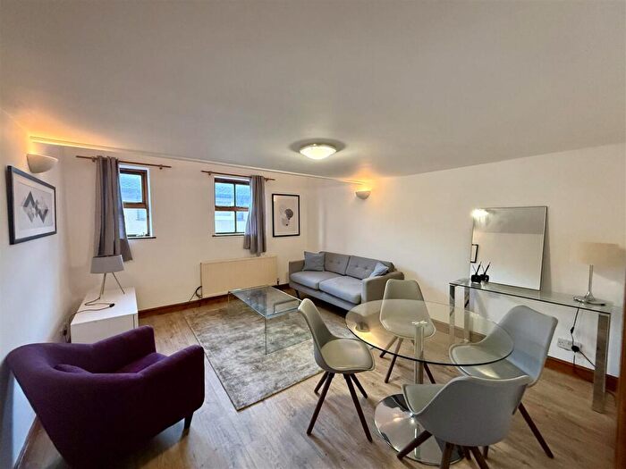 2 Bedroom House To Rent In Mount Street, Bangor, LL57