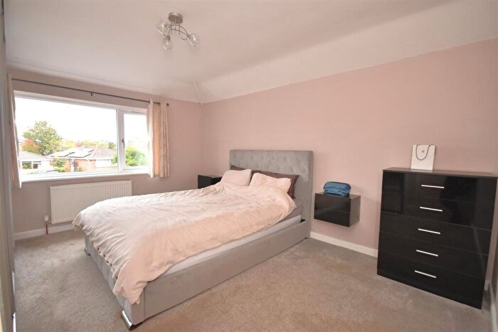 3 Bedroom Semi-Detached House For Sale In Warwick Close, Neston, CH64