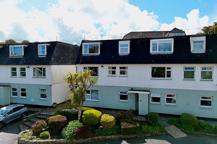 2 Bedroom Flat For Sale In Penvale Court, Falmouth, TR11
