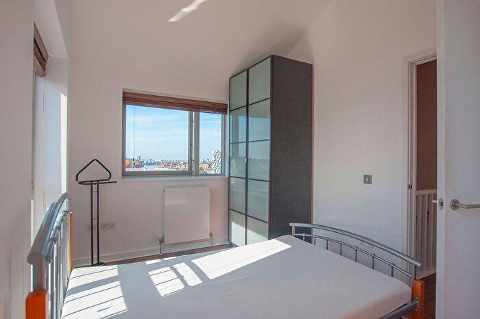3 Bedroom Flat To Rent In John Harrison Way, London, SE10