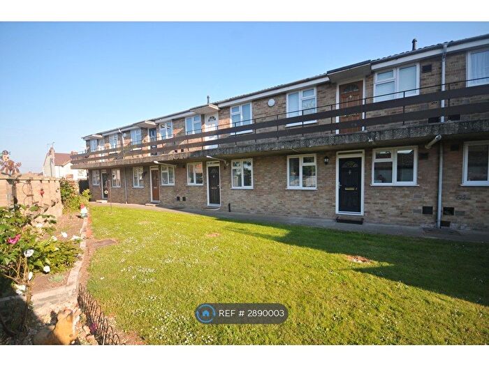 1 Bedroom Flat To Rent In Lancaster Close, Ramsgate, CT12