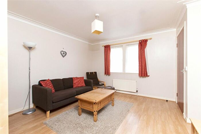 2 Bedroom End Of Terrace House To Rent In Younger Gardens, St Andrews, Fife, KY16