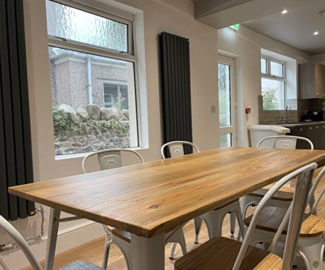 6 Bedroom Terraced House To Rent In St. Helens Avenue, SA1