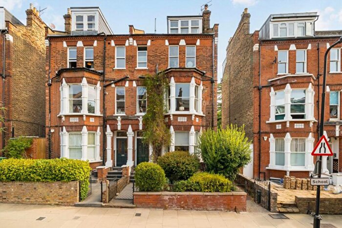 2 Bedroom Flat For Sale In Savernake Road, Hampstead, NW3