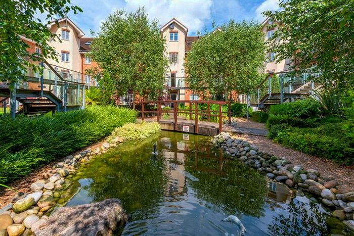 1 Bedroom Flat To Rent In Lumley Road, Horley, RH6