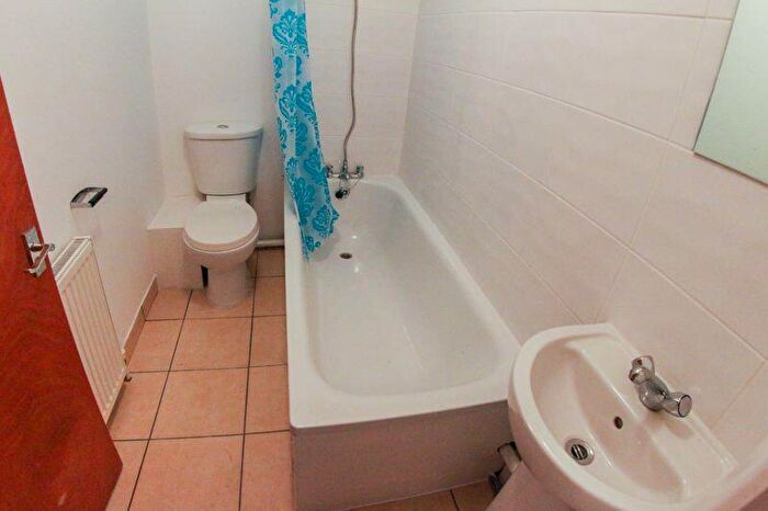 1 Bedroom Flat To Rent In Balls Pond Road, Dalston, N1