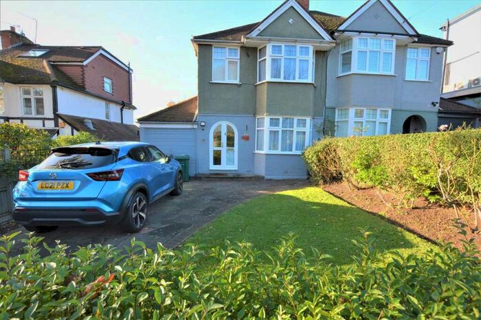 4 Bedroom Semi-Detached House To Rent In Engel Park, Mill Hill, NW7