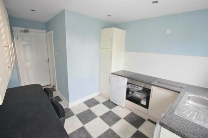 1 Bedroom Flat To Rent In Kingsley Park Avenue, Sheffield S7