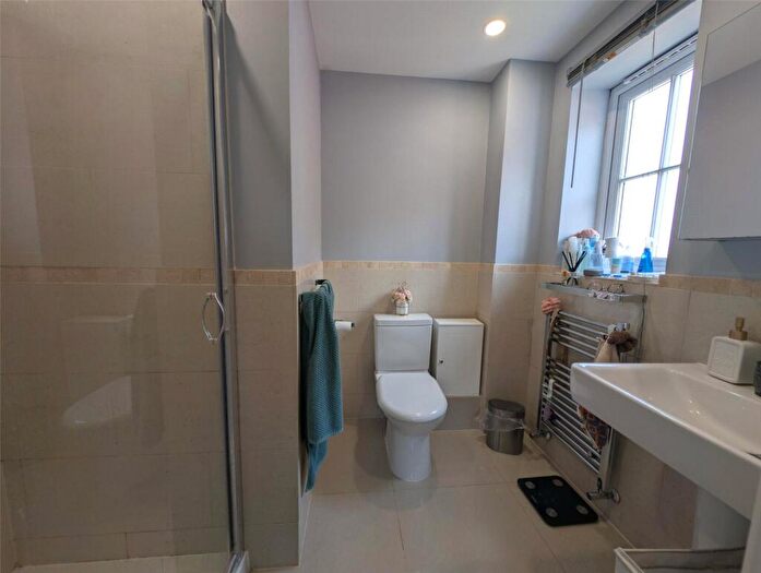 5 Bedroom Detached House For Sale In Collingwood Crescent, Guildford, Surrey, GU1