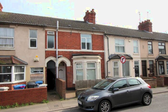 3 Bedroom Terraced House To Rent In Bath Road, Kettering, Northamptonshire, NN16