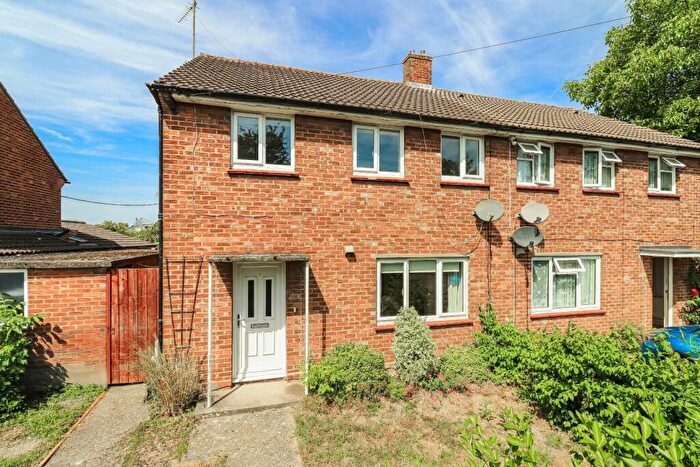 3 Bedroom Semi-Detached House For Sale In Whitehill Road, Cambridge, CB5