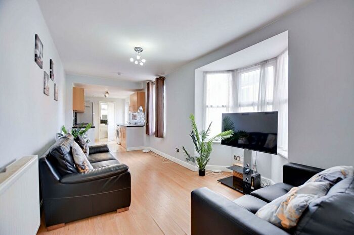 5 Bedroom End Terrace House For Sale In Landseer Road, Clarendon Park, Leicester, LE2